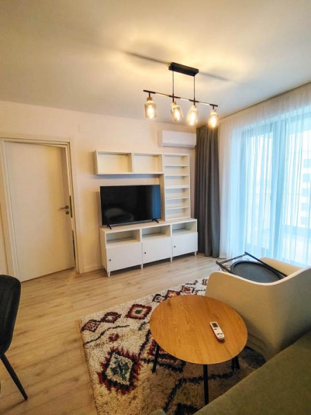 Apt 2 cam de închiriat,terasă mare,parcare inclusă,prima închiriere,Greenfield