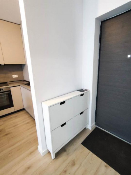 Apt 2 cam de închiriat,terasă mare,parcare inclusă,prima închiriere,Greenfield