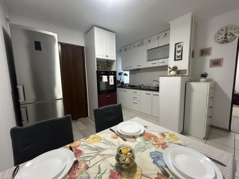 Apartament 3 camere (din 2) modern cu loc de parcare si spatii depozitare, Titan