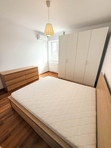 3 camere Central | 2 băi | Parcare | Semimobilat modern | Bloc 2014 | Liniște