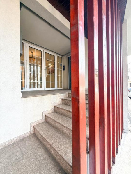 3 camere Central | 2 băi | Parcare | Semimobilat modern | Bloc 2014 | Liniște