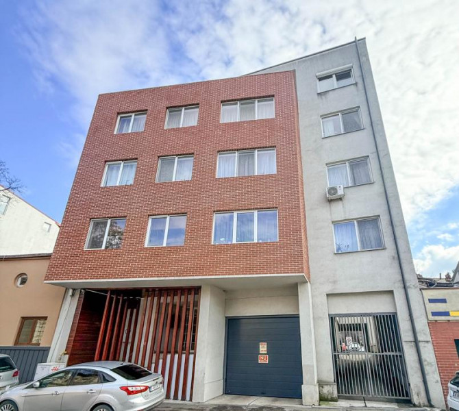 3 camere Central | 2 băi | Parcare | Semimobilat modern | Bloc 2014 | Liniște