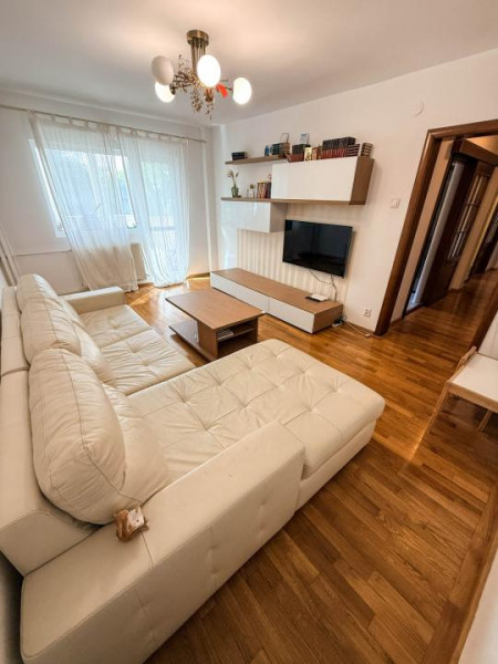 3 camere de inchiriat | Decomandat | Luminos | 2 băi | Vitan