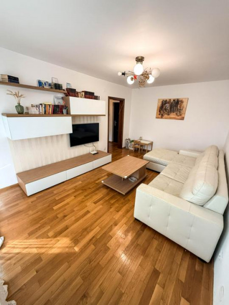 3 camere de inchiriat | Decomandat | Luminos | 2 băi | Vitan