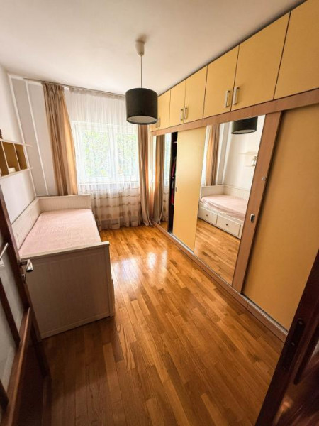 3 camere de inchiriat | Decomandat | Luminos | 2 băi | Vitan