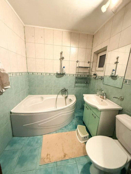 3 camere de inchiriat | Decomandat | Luminos | 2 băi | Vitan